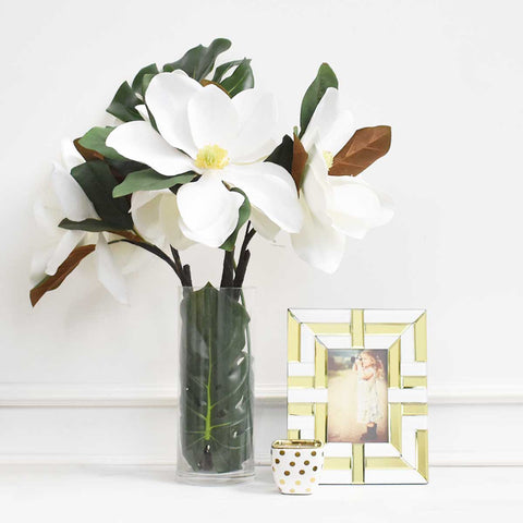 Magnolia White Flower Stem - Decorative white flowers in vase 