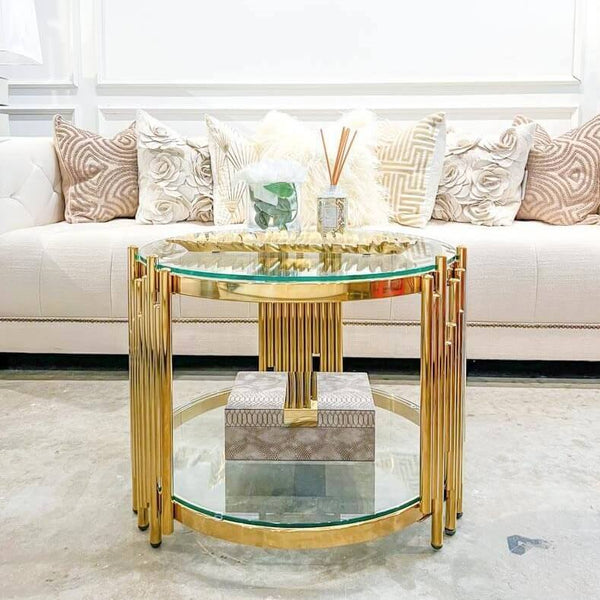 A perfect statement to transitional and modern luxury living rooms, Canninghill Coffee Table Collection naturally becomes the focal point of any space, may be it condominium, landed house, or apartment flat. Its owner feedback that the Canninghill Piers Coffee table works perfectly as the conversation starter during his home parties and receives compliments from all house guests every time.