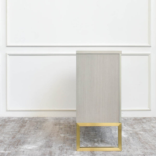 Slim side view of the Contratto 2 Door cabinet. 