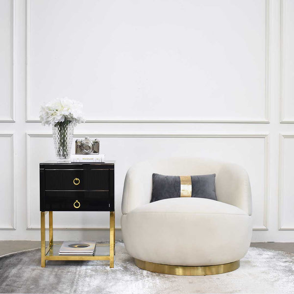 Pair your armchair with the Thierry side table for a contrast.