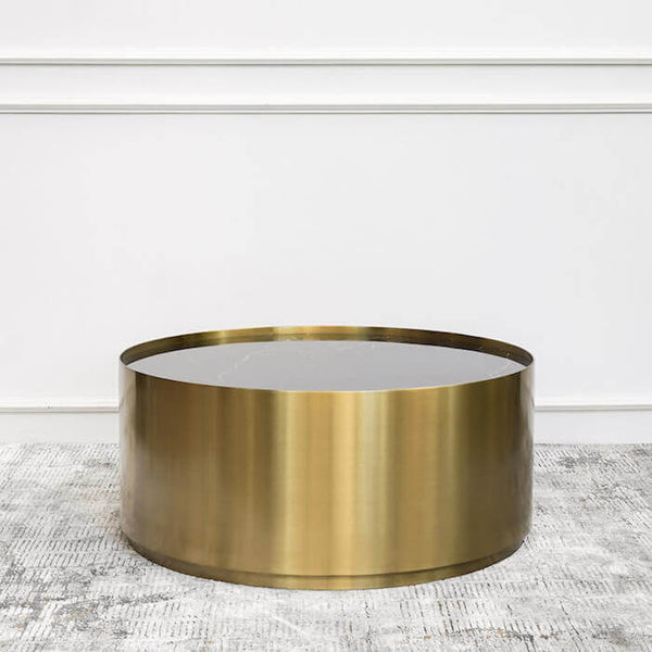 A simple design. A minimalist form. A Gold Coffee Table that lets the beauty of black marble delivers maximum style. Guaranteed a conversation starter.