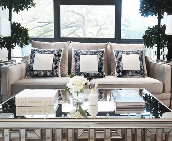 Creative ideas on how to use hydrangeas and flowers to create designer look coffee table settiing.