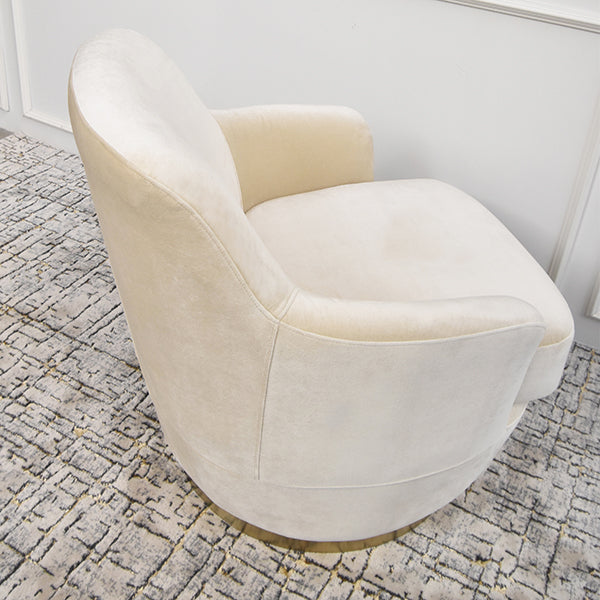 An effortless beauty, this crisp armchair is a timeless design in any space, making it instantly welcoming and sociable. 