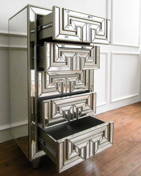 Spacious Storage of Venetian 5-Drawer Chest of Drawers – Open drawers revealing ample storage space, perfect for organizing cosmetics or clothes while maintaining a luxury clutter-free look.