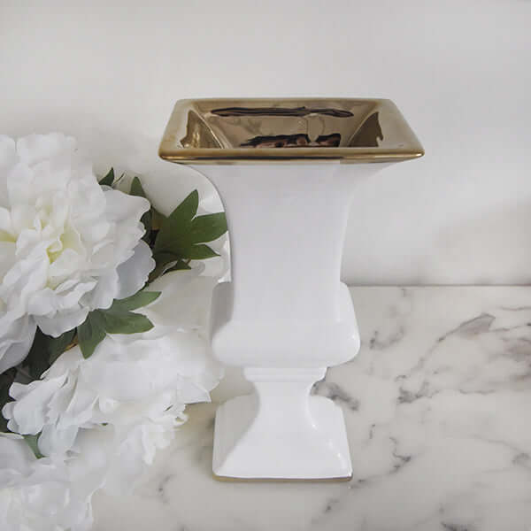 Top view of the Mauro urn vase, Metallic gold edges curves inwards into vase opening.