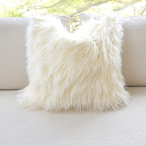 This irresistibly faux fur cushion is a dream to own. Perfect for sofas and beds decor for luxury home design.
