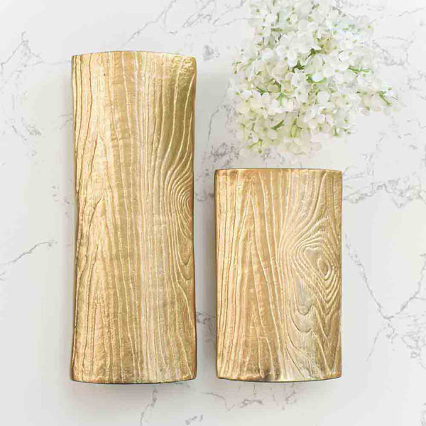 Side view of vase details.