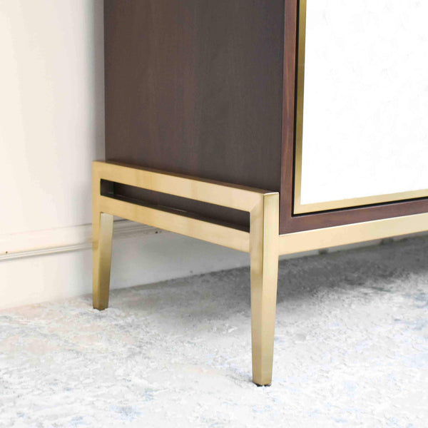 Zoom in details of Gold plated stainless steel legs.