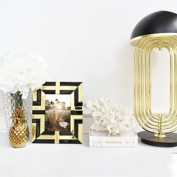 Black and Gold Decor Ideas and Inspirations for Console Table Decor.