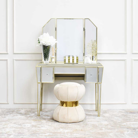 Marcie, a perfect petite Princess Style Vanity Set that is created for full feminine loveliness and function. 