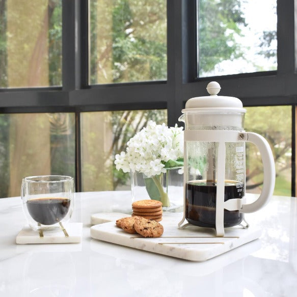 Add a dash of glam for your morning tea and biscuits served on the Park Avenue collection.