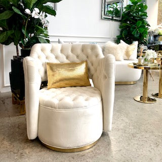 Ivory and Gold themed living room decor.