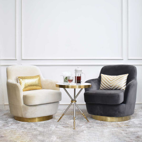 Rectangular boudoir cushions are perfect for armchairs.