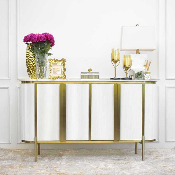 Complete the look of your console cabinet top with photo frames in matching rustic gold finishing.